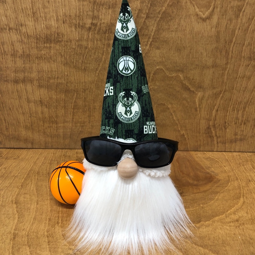 Bucks Gnome NBA Basketball Sports Fan Ball Sunglasses Team Gift Milwaukee Green